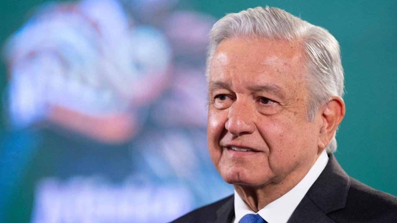 AMLO reconoce ineficiencia en sector salud para resolver abasto de medicamentos