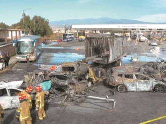Camión sin frenos deja 19 muertos en la México-Puebla