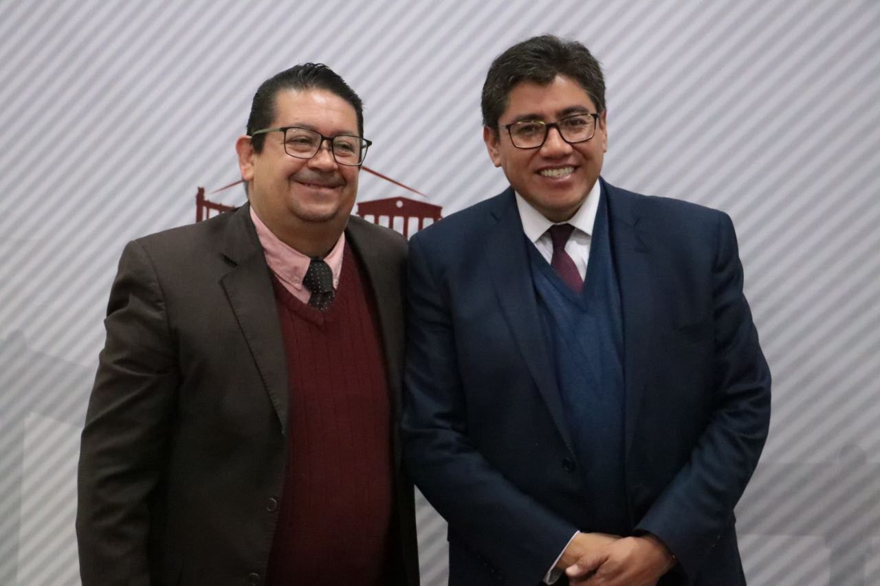 Saúl Monreal nombra a Simitrio Quezada como coordinador de Bibliotecas de Fresnillo
