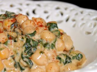 Garbanzos con espinacas a la crema