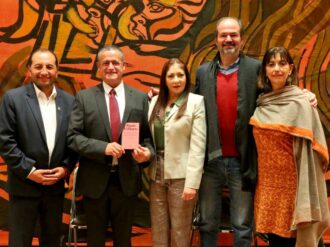 Ramón López Velarde más vivo que nunca a través de obra de Juan Villoro