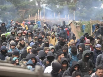 Polonia anuncia construcción de muro en frontera con Bielorrusia