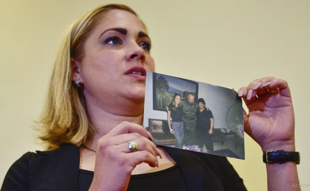 Exnovia de Maradona lo acusa de violencia física y sexual