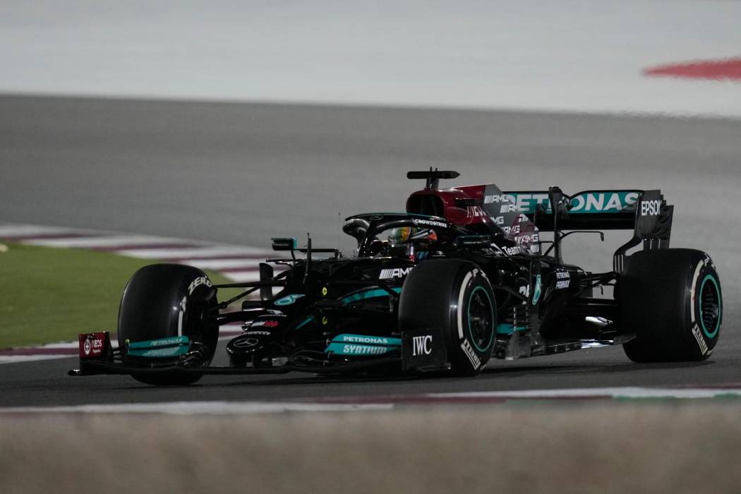 Lewis Hamilton gana el GP de Qatar