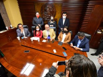 Denuncian trabas del bloque oficial para que comparezca Ricardo Olivares Sánchez