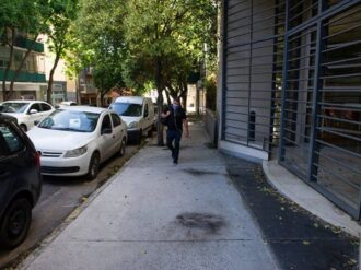 Atacan con bombas molotov la sede del diario Clarín de Argentina