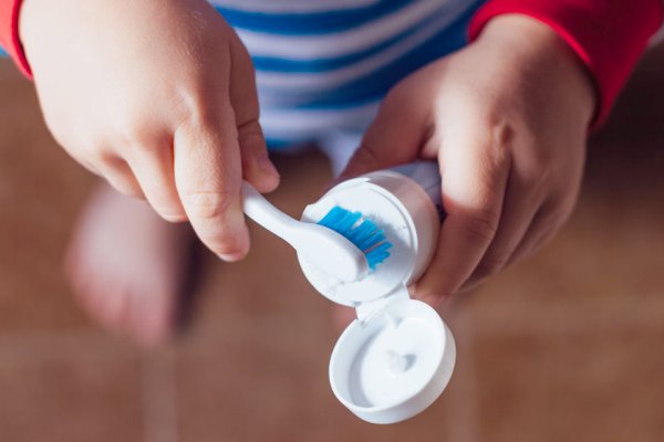 Pastas dentales para niños, con endulzante y falsas leyendas