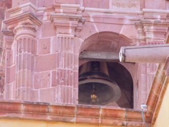 Restauran campana mayor de Santo Domingo