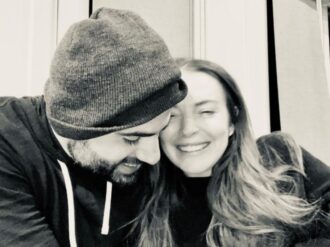 Lindsay Lohan anuncia su compromiso con Bader Shammas