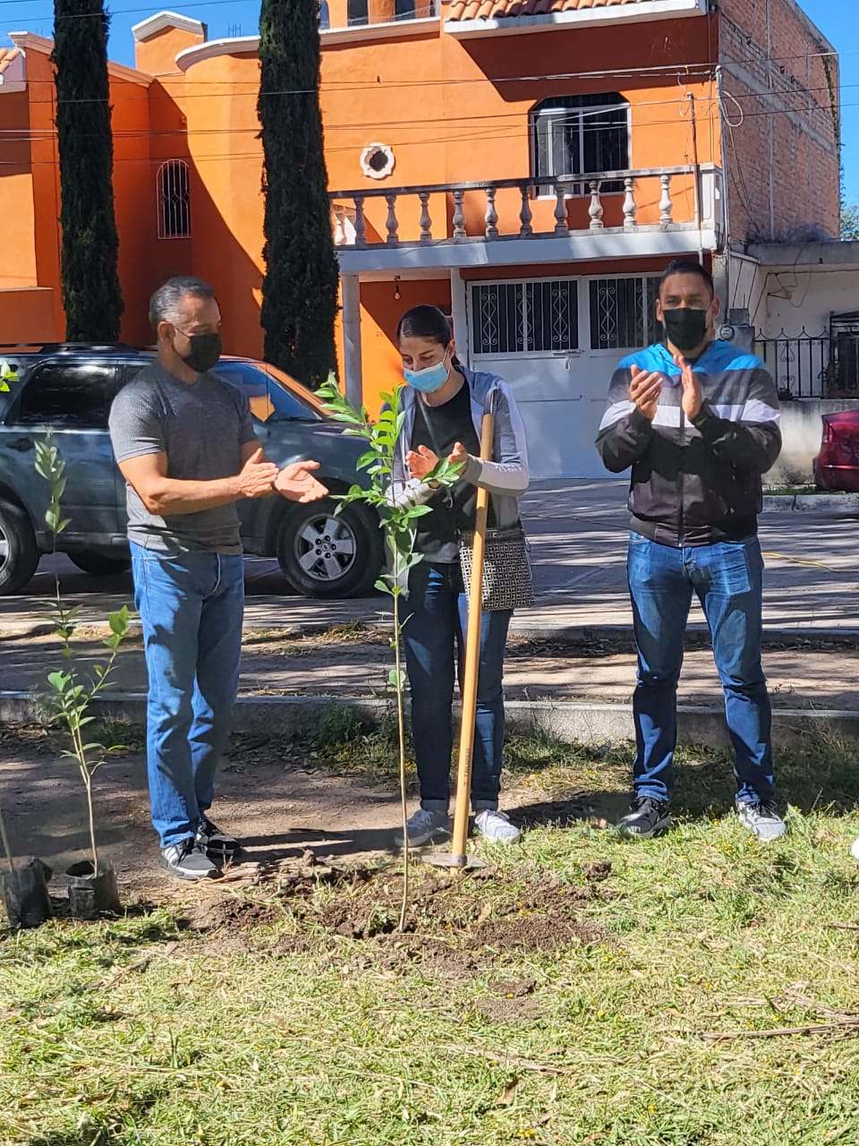 Reforestan fraccionamiento Jardínes de Ramón López Velarde