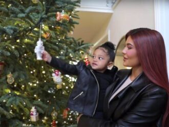 Kylie Jenner presume lujosa decoración navideña
