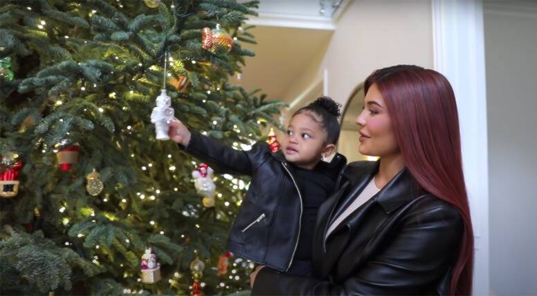 Kylie Jenner presume lujosa decoración navideña