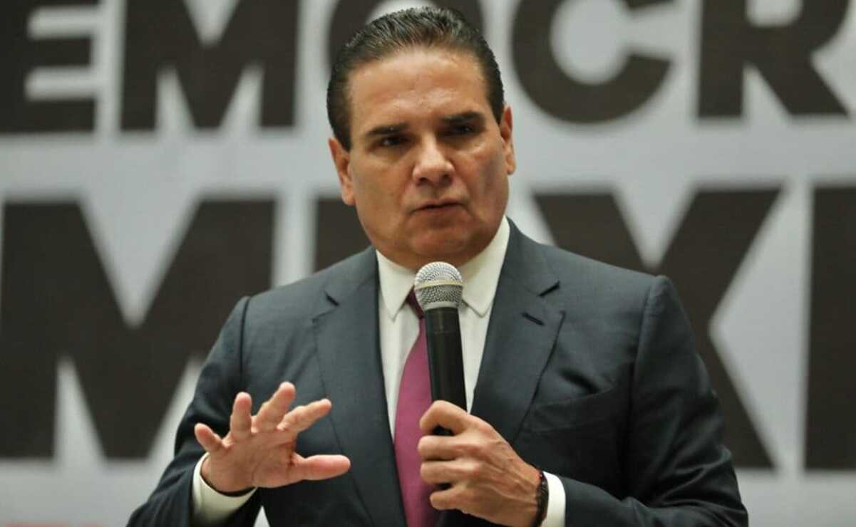 Difunden fotos de lujosos complejos que usaba Aureoles mientras había cuarteles “de plástico”