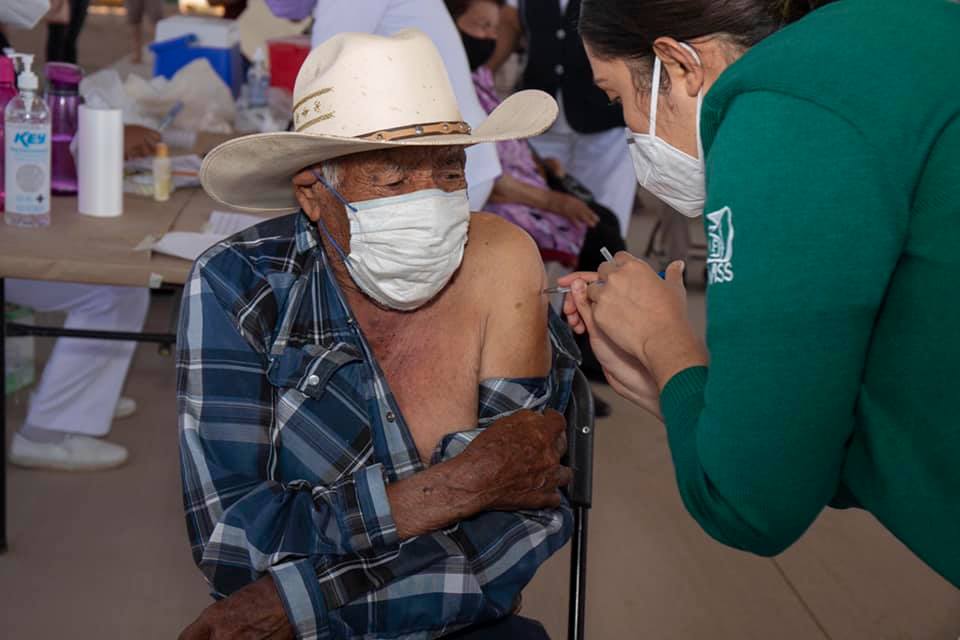 Aplicarán dosis de refuerzo contra la Covid-19 a abuelitos de Juan Aldama