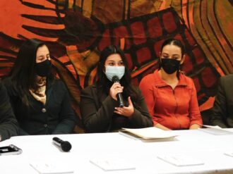 Paola Esquivel presenta su obra Las caras del amor