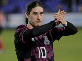 Aficionados explotan contra Martino por darle pocos minutos a Flores