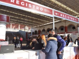 Ofertan más de mil vacantes en la Feria del Empleo