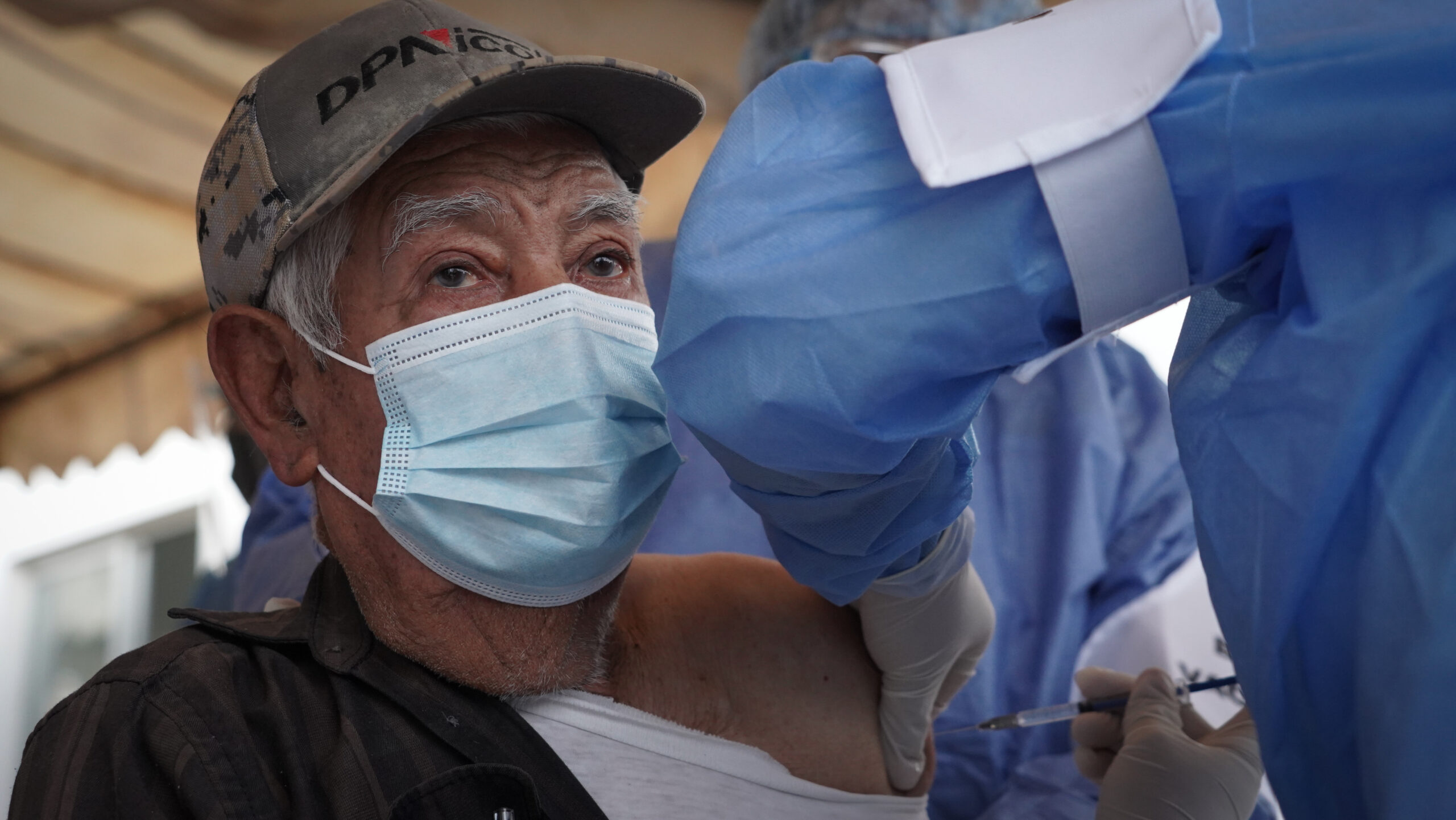 Anuncia AMLO refuerzo de vacuna antiCovid para adultos mayores