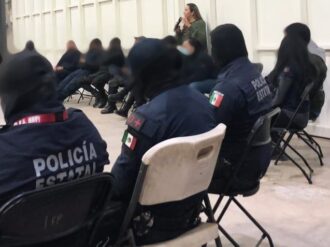 Capacitan a policías en igualdad entre hombres y mujeres