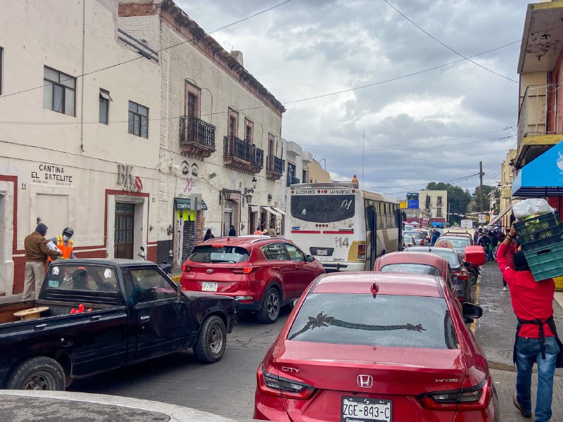 Se apoderan comerciantes del Centro Histórico de Guadalupe