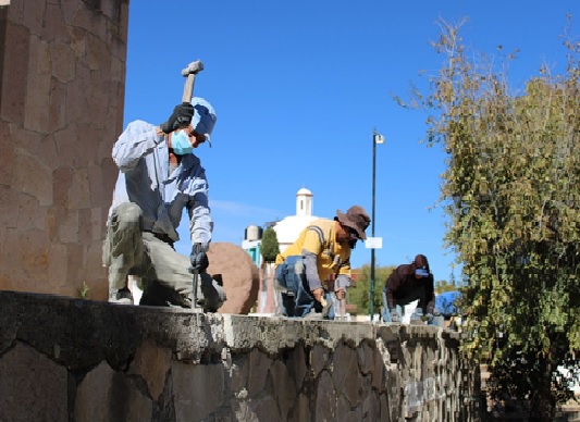 Intervienen espacios públicos en comunidades de Pánuco