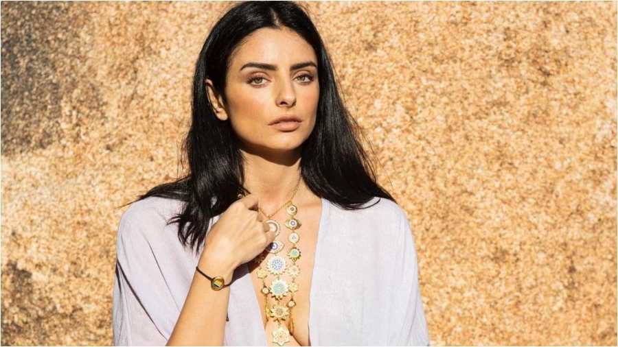 Aislinn Derbez arremete contra las redes