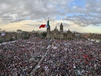 AMLO abarrota el Zócalo capitalino en su tercer año de gobierno