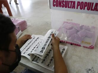 Discute Tribunal Electoral recursos contra consejeros del INE por revocación de mandato