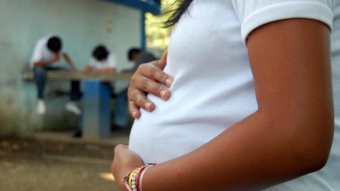 CONAPO debe informar estrategia para prevenir embarazo en adolescentes