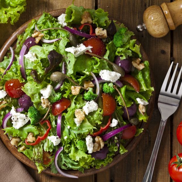 Ensalada de brócoli, zanahoria y nueces