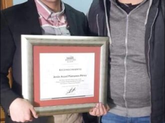 Joven juanaldamense gana concurso de poesía