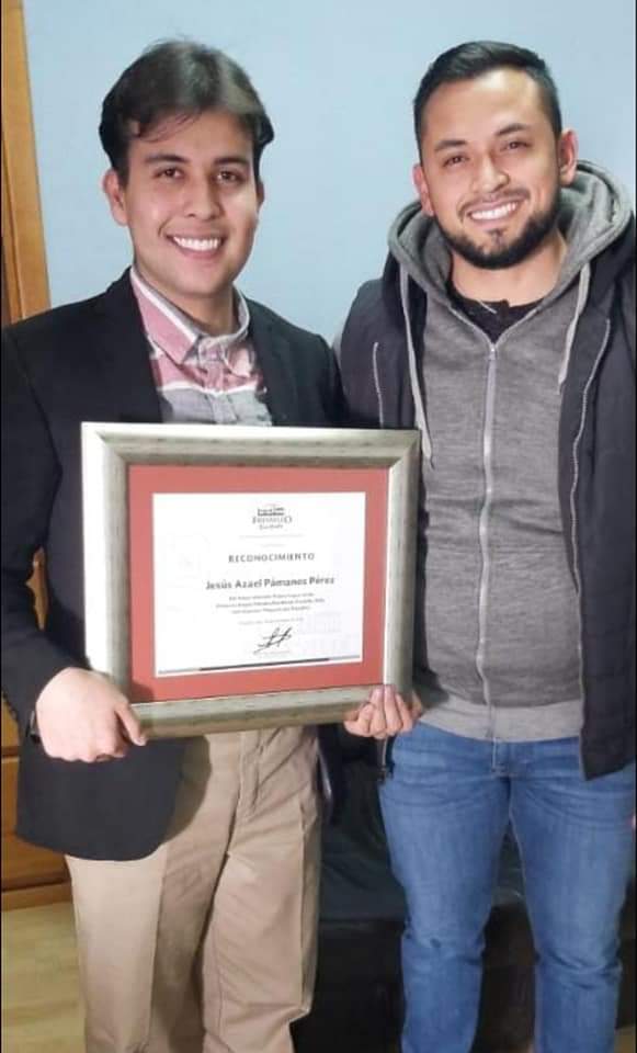 Joven juanaldamense gana concurso de poesía