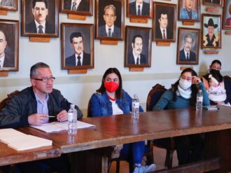 Dialogan autoridades municipales con prestadores de servicios de la zona centro