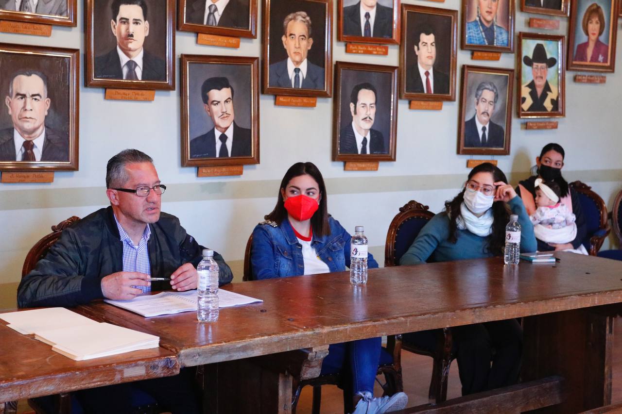 Dialogan autoridades municipales con prestadores de servicios de la zona centro