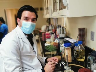 Especialista universitario Samuel Sevilla, explica la importancia del refuerzo de vacuna contra covid-19