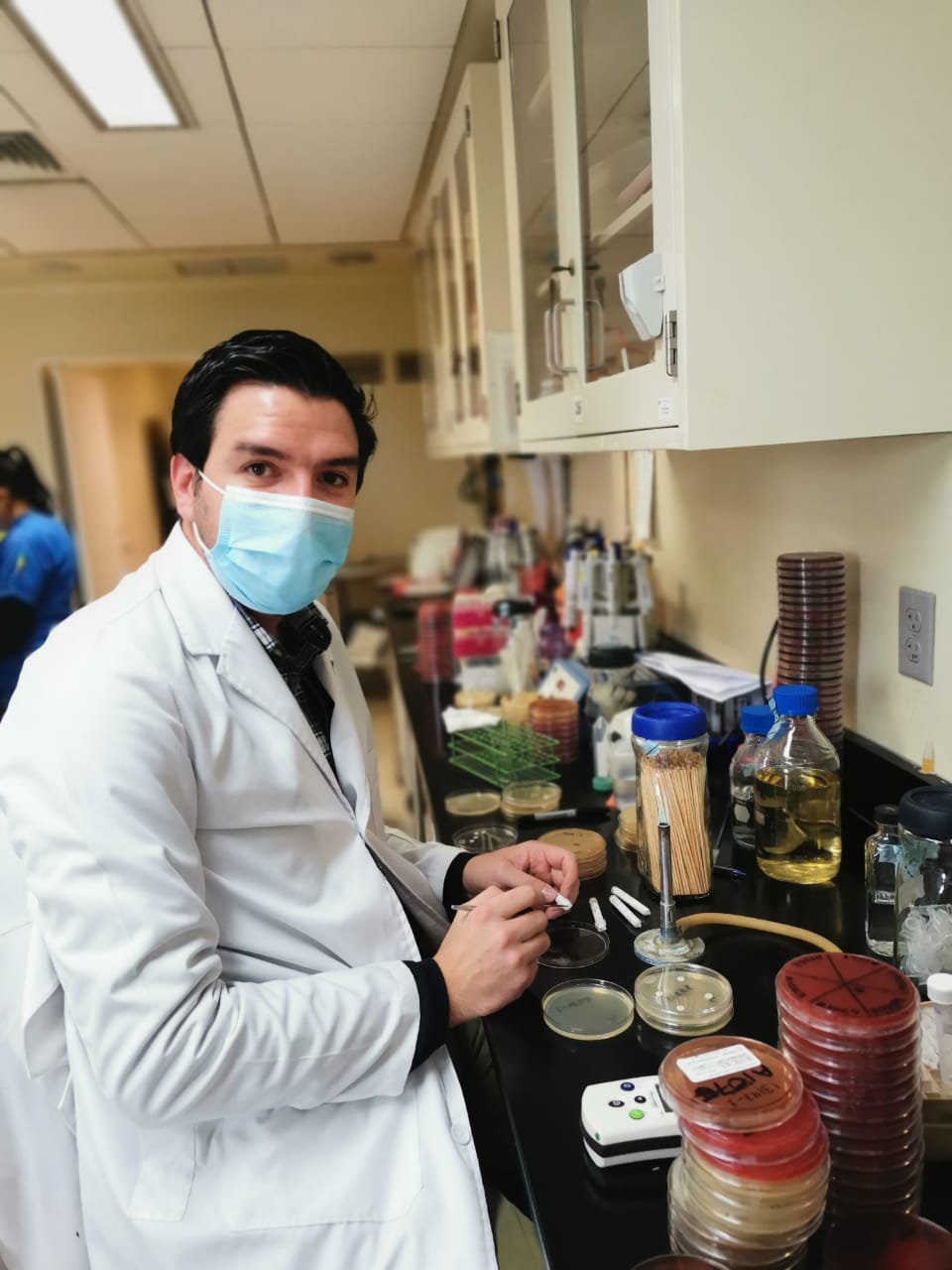 Especialista universitario Samuel Sevilla, explica la importancia del refuerzo de vacuna contra covid-19