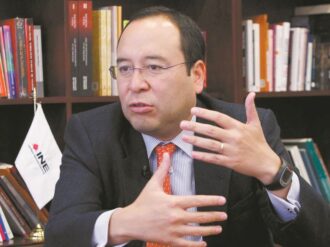 Denuncia contra consejeros del INE era decisión política y de corte autoritario: Ciro Murayama