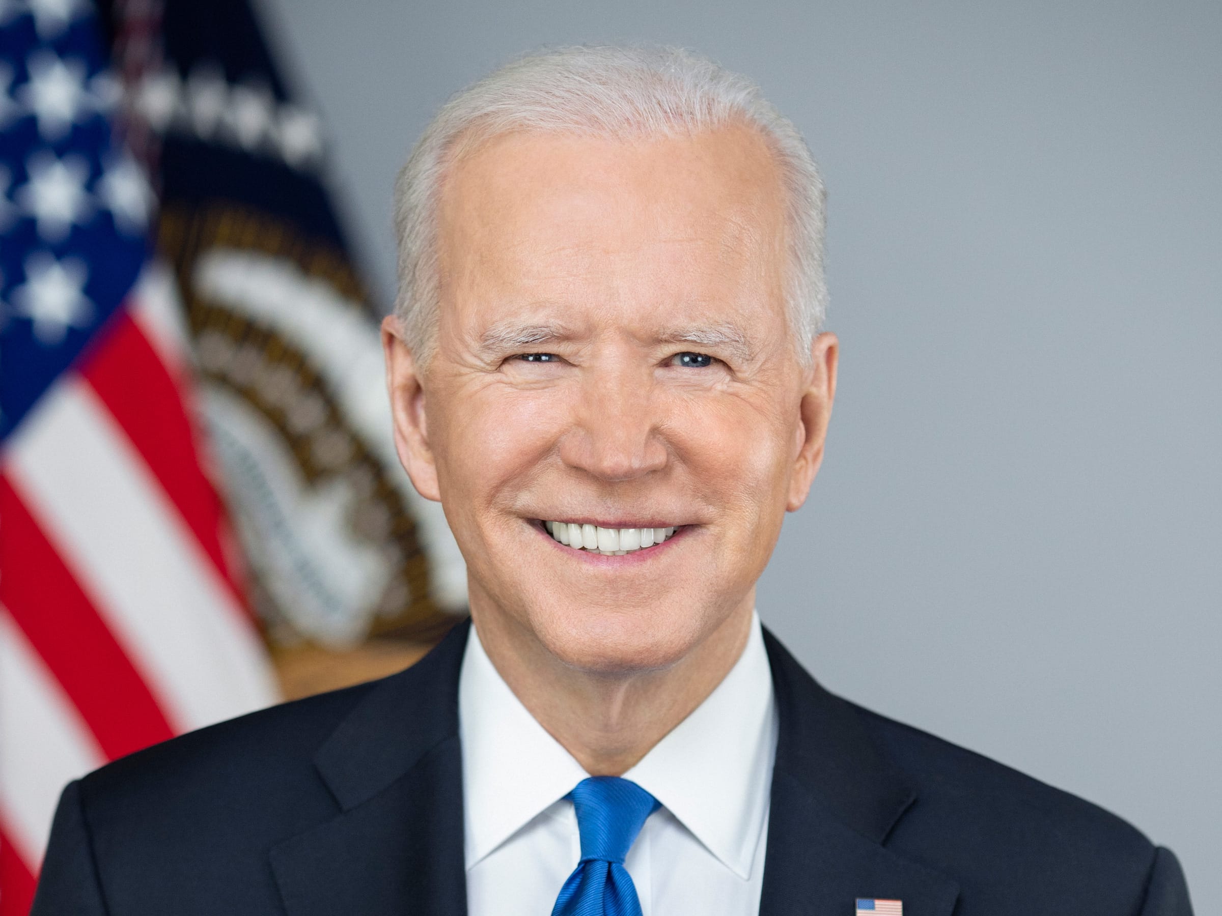 Urgen legisladores a Biden a cancelar la expansión de Quédate en México