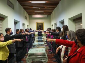 Entrega Gobernador David Monreal nombramientos a titulares de 19 Órganos Internos de Control