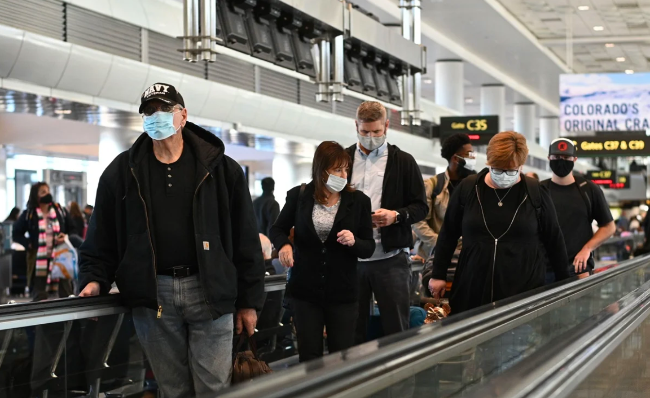 Identifican primer caso de ómicron en Estados Unidos, en California