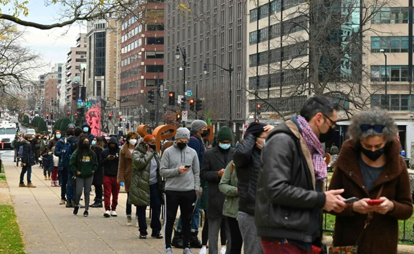 EU vuelve a romper récord de casos diarios de Covid: suma casi medio millón en 24 horas