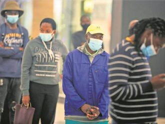 Sudáfrica cree que lo peor de ómicron ya pasó; cifra de muertes no creció