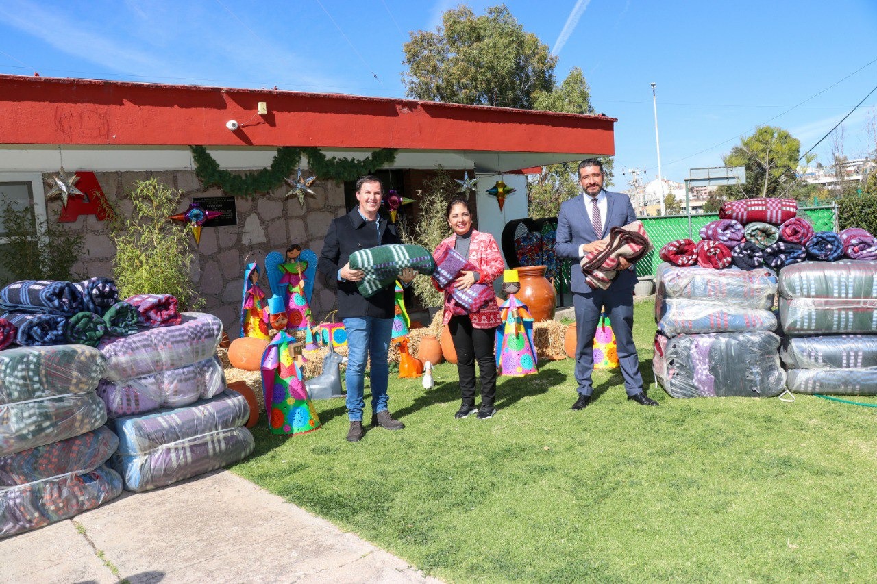 Recibe SEDIF donativos de empresas y sociedad civil dentro del programa Abrigando a Zacatecas con Amor