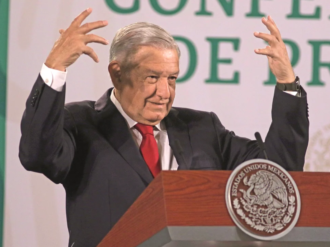 ¿AMLO, al tope de aprobación a la mitad de su gobierno? Esto dicen las encuestas