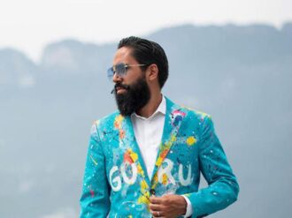 Carlos Muñoz culpa a su personaje por insultar a mesero y anuncia su retiro de las redes sociales