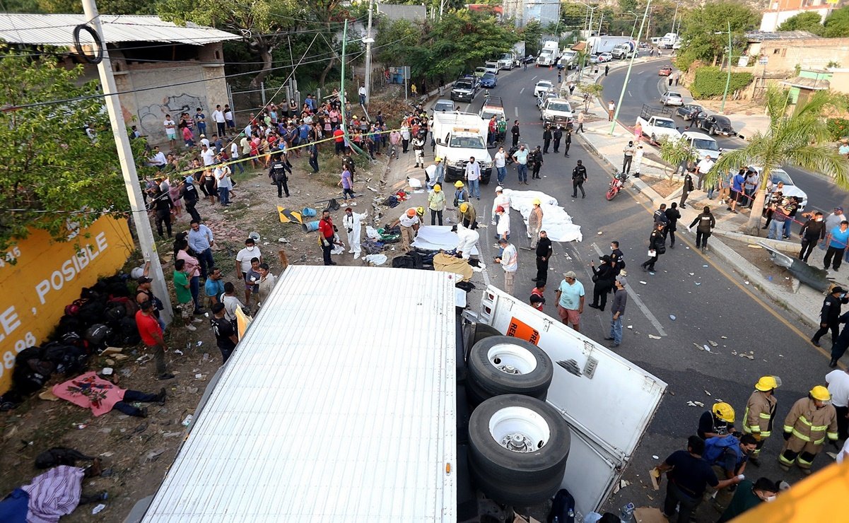 Dan de alta a migrantes lesionados en accidente de tráiler en Chiapas