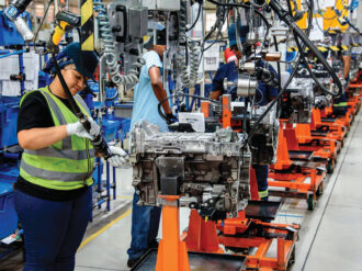 Amaga con presentar recursos legales en contra de subsidio automotriz