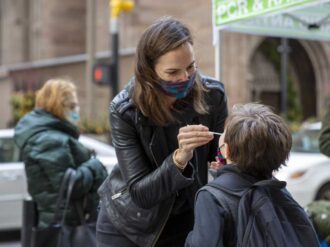 El orden de los síntomas del Covid-19 cambia según la variante: estudio
