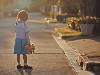 Niños en Sonora esperan a Santa Claus; son huérfanos por el crimen y el narco