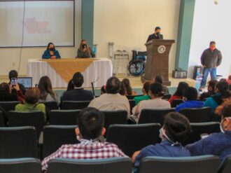 Autoridades de Río Grande entregaron andadores y aparatos ortopédicos a personas con discapacidad.